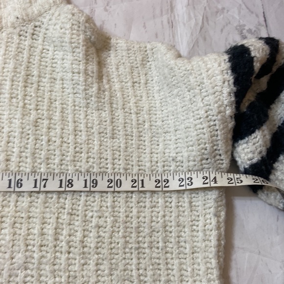 Urban outfitters chunky sweater size XS -0115 - Picture 2 of 3